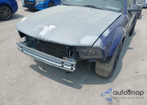 2005 Ford Mustang V6 Deluxe/V6 Premium from USA, damaged, VIN 1ZVFT80N855140381